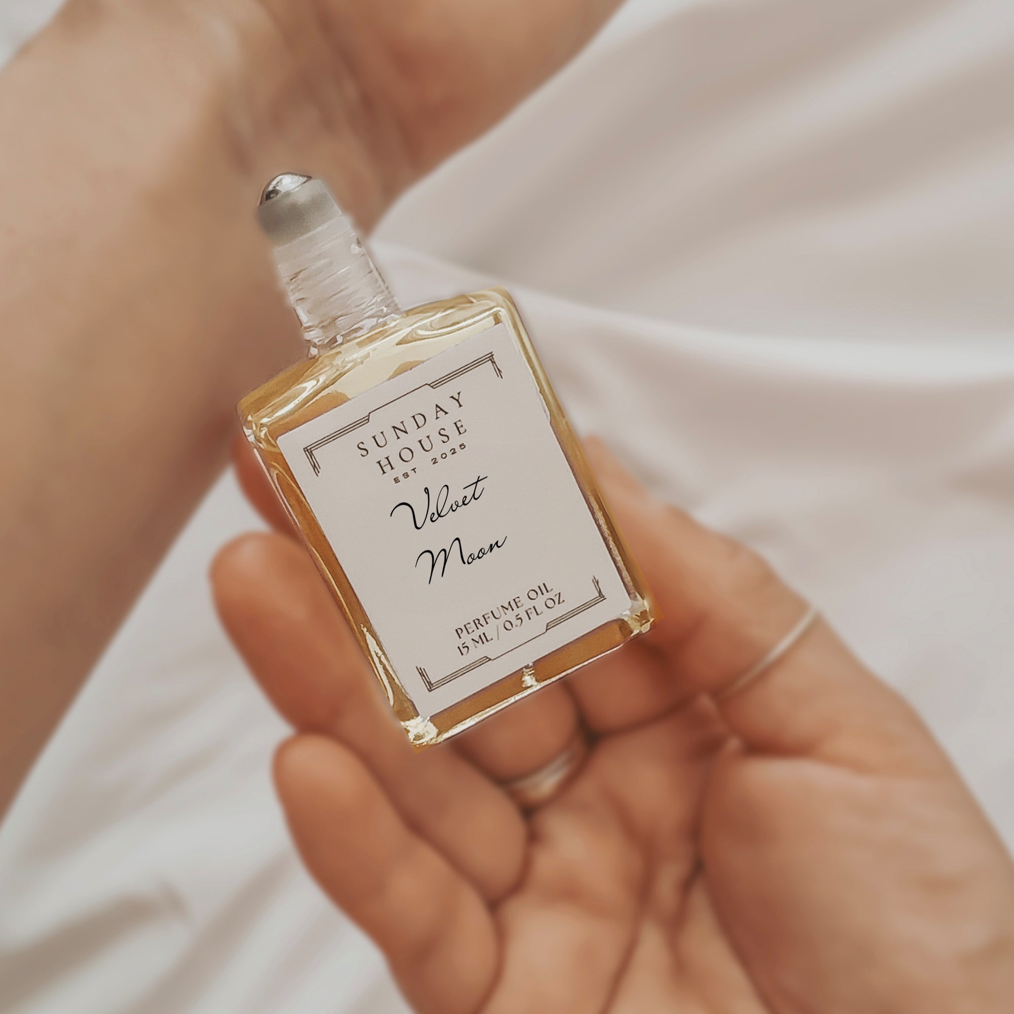 VELVET MOON PERFUME OIL
